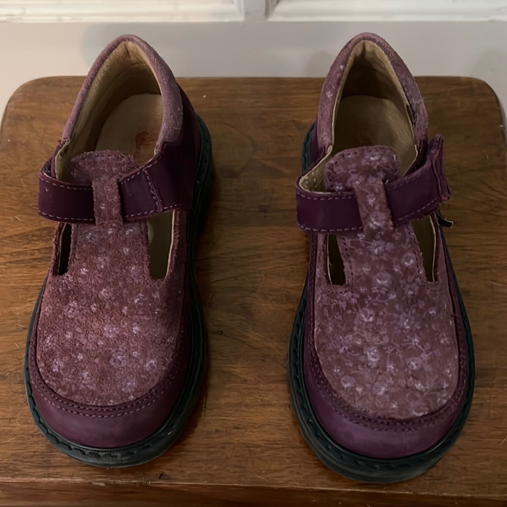 Elefanten Toddler Girl’s size 24 Mary Jane Shoes